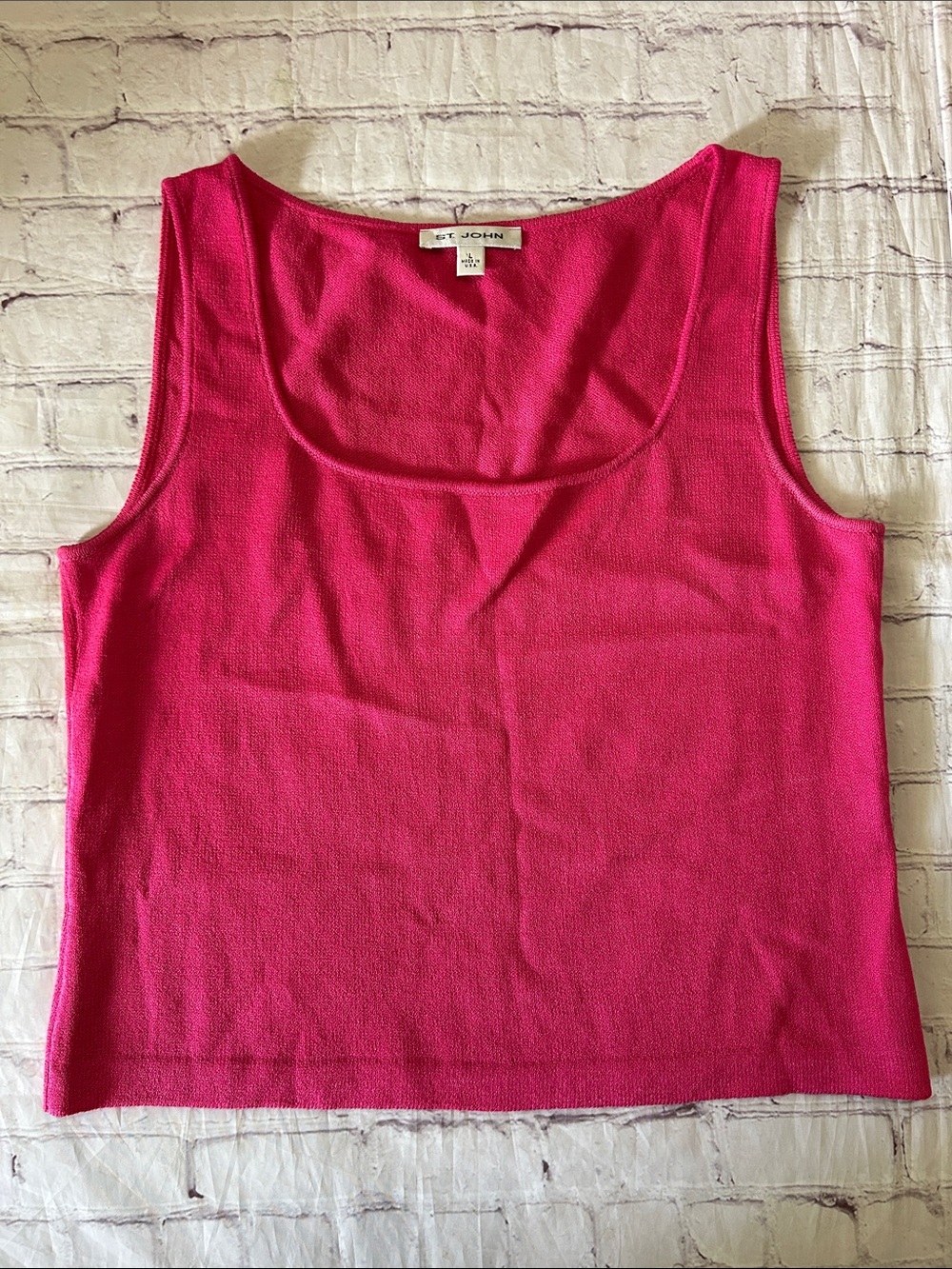 St. John Bright Hot Pink Sleeveless Knit Tank Size Large Quiet Luxury